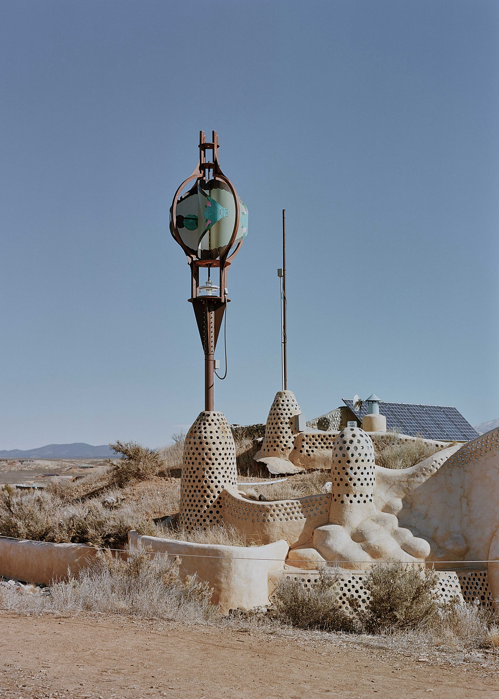 earthships-architecture-sustainability-image