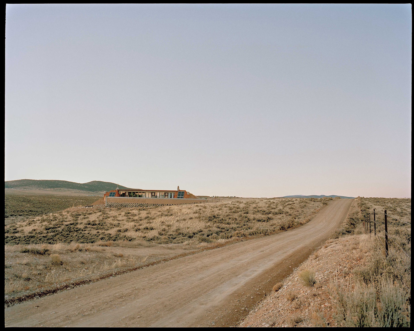 earthships-architecture-sustainability-image