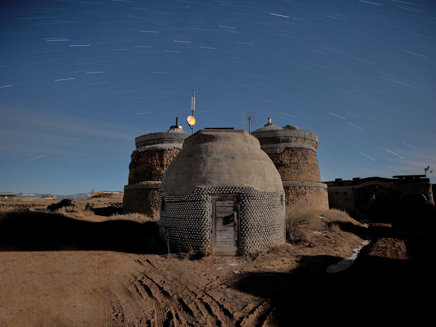earthships-architecture-sustainability-image