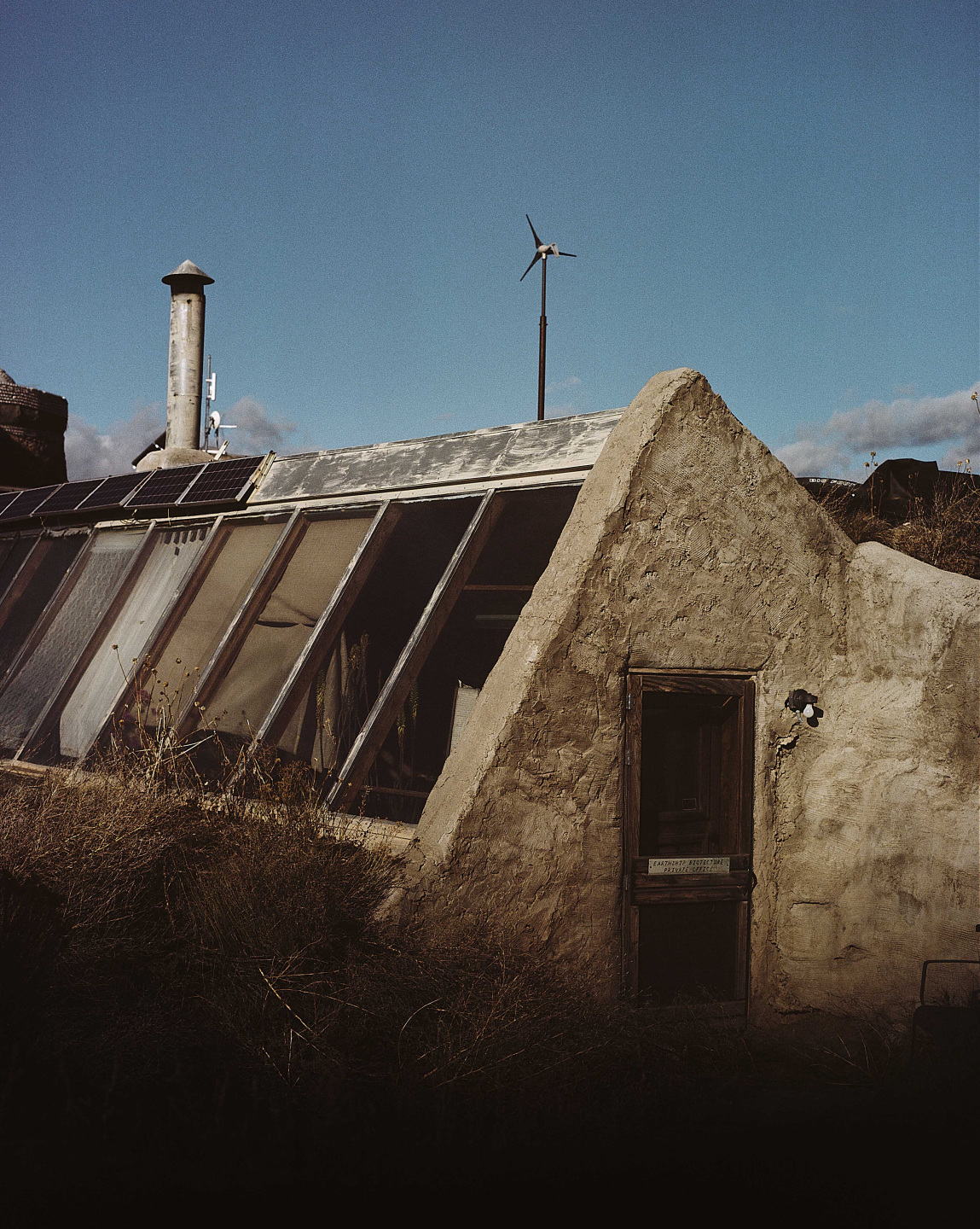 earthships-architecture-sustainability-image