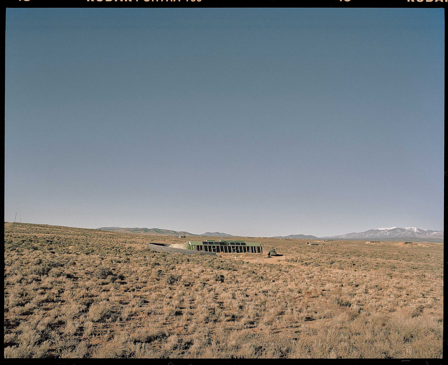 earthships-architecture-sustainability-image