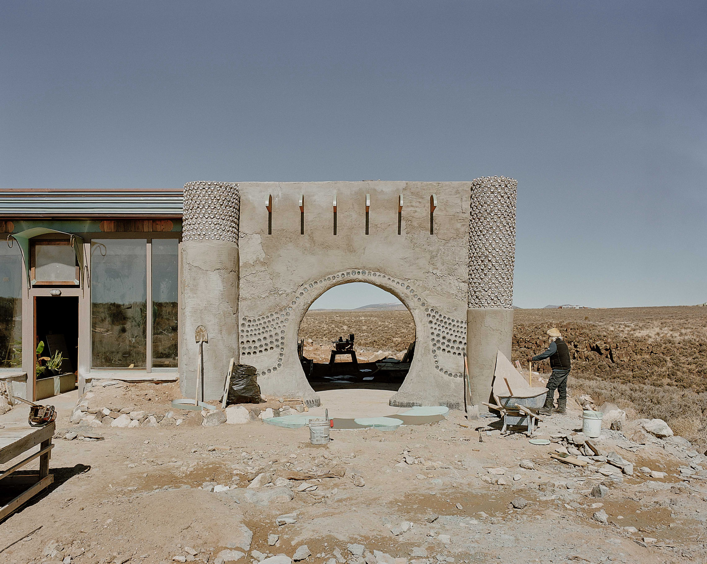 earthships-architecture-sustainability-image