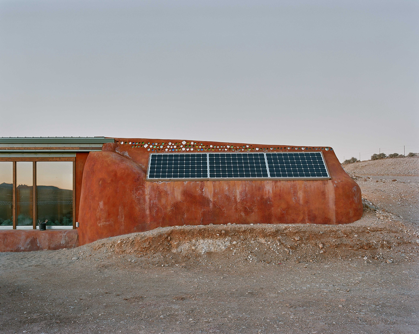 earthships-architecture-sustainability-image