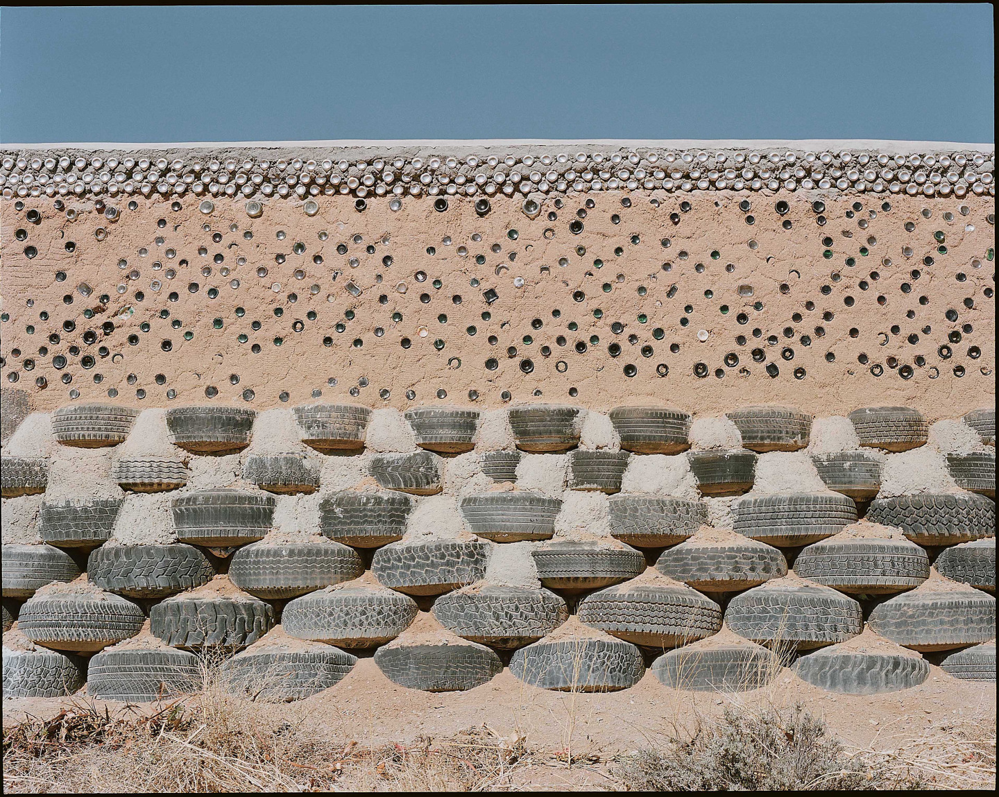 earthships-architecture-sustainability-image
