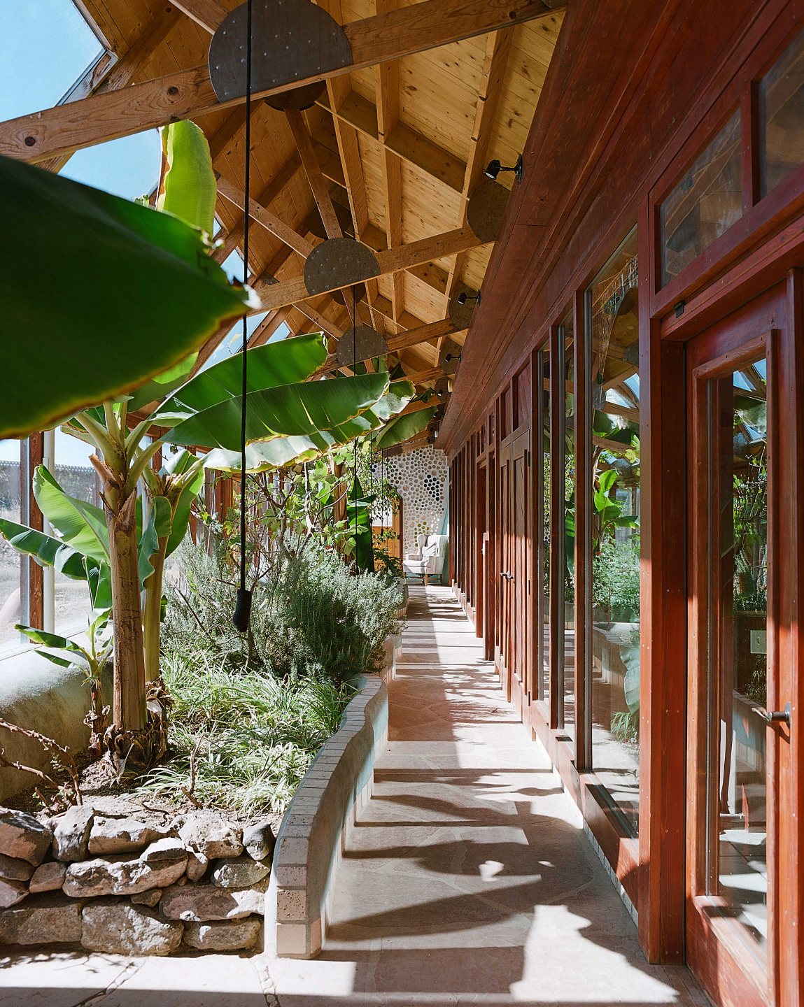 earthships-architecture-sustainability-image