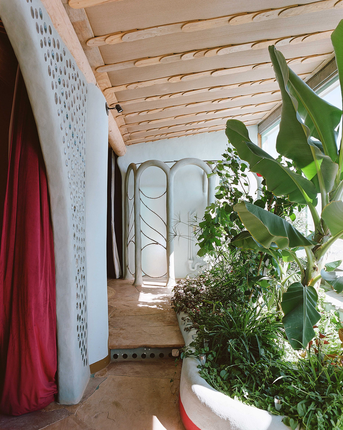earthships-architecture-sustainability-image