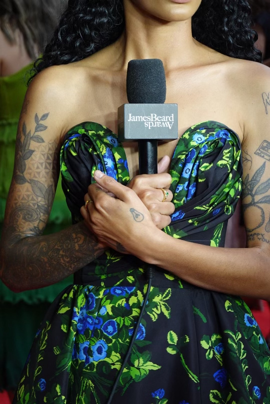 Sophia-roe-red-carpet