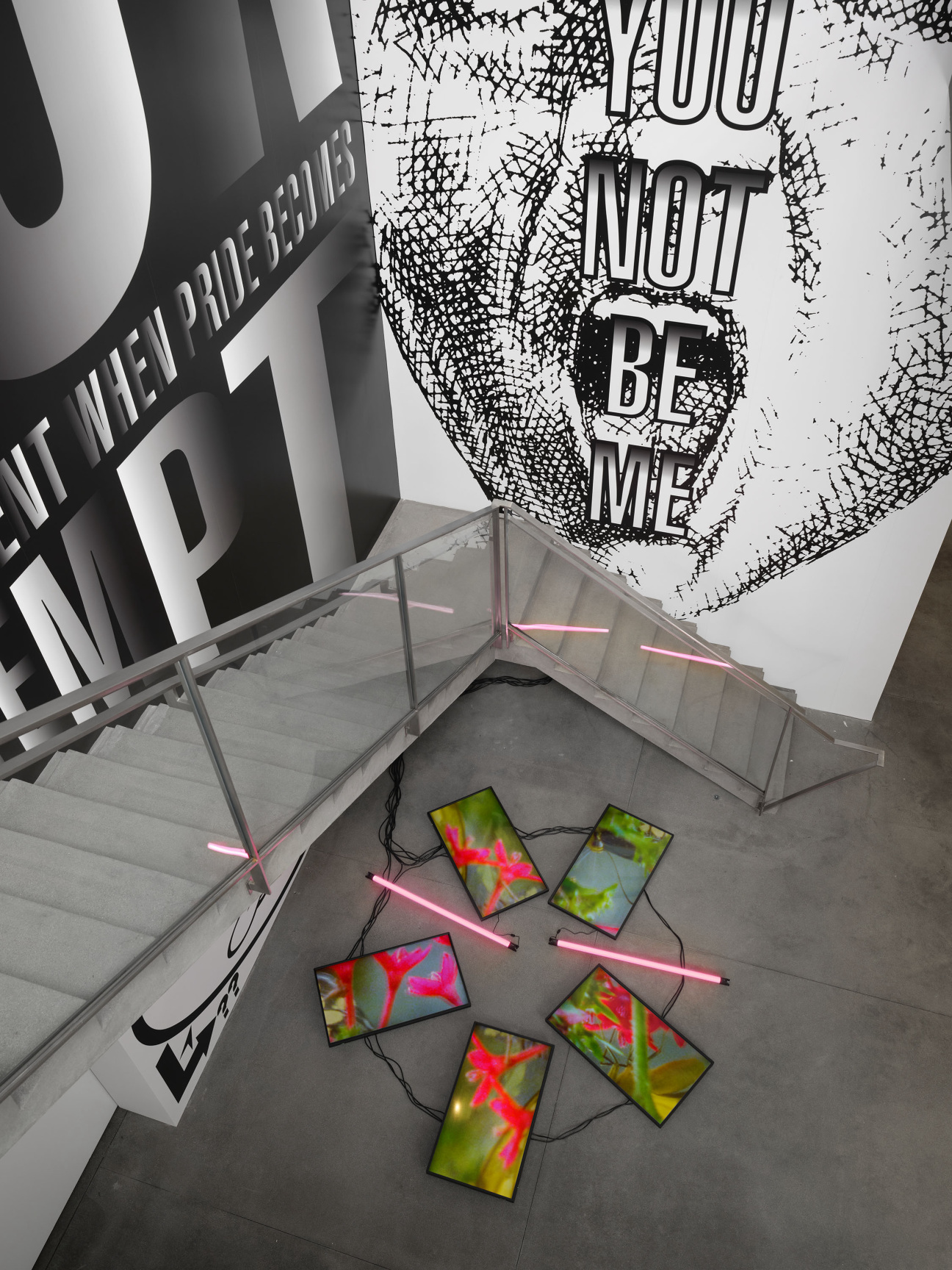 david-zwirner-installation-view-2
