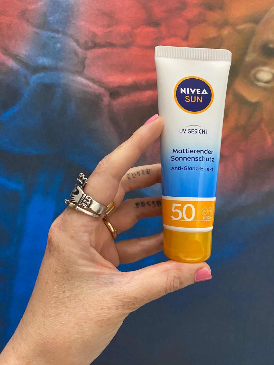 Silke-Lindner-sunscreen-art-summer-gallery-skincare