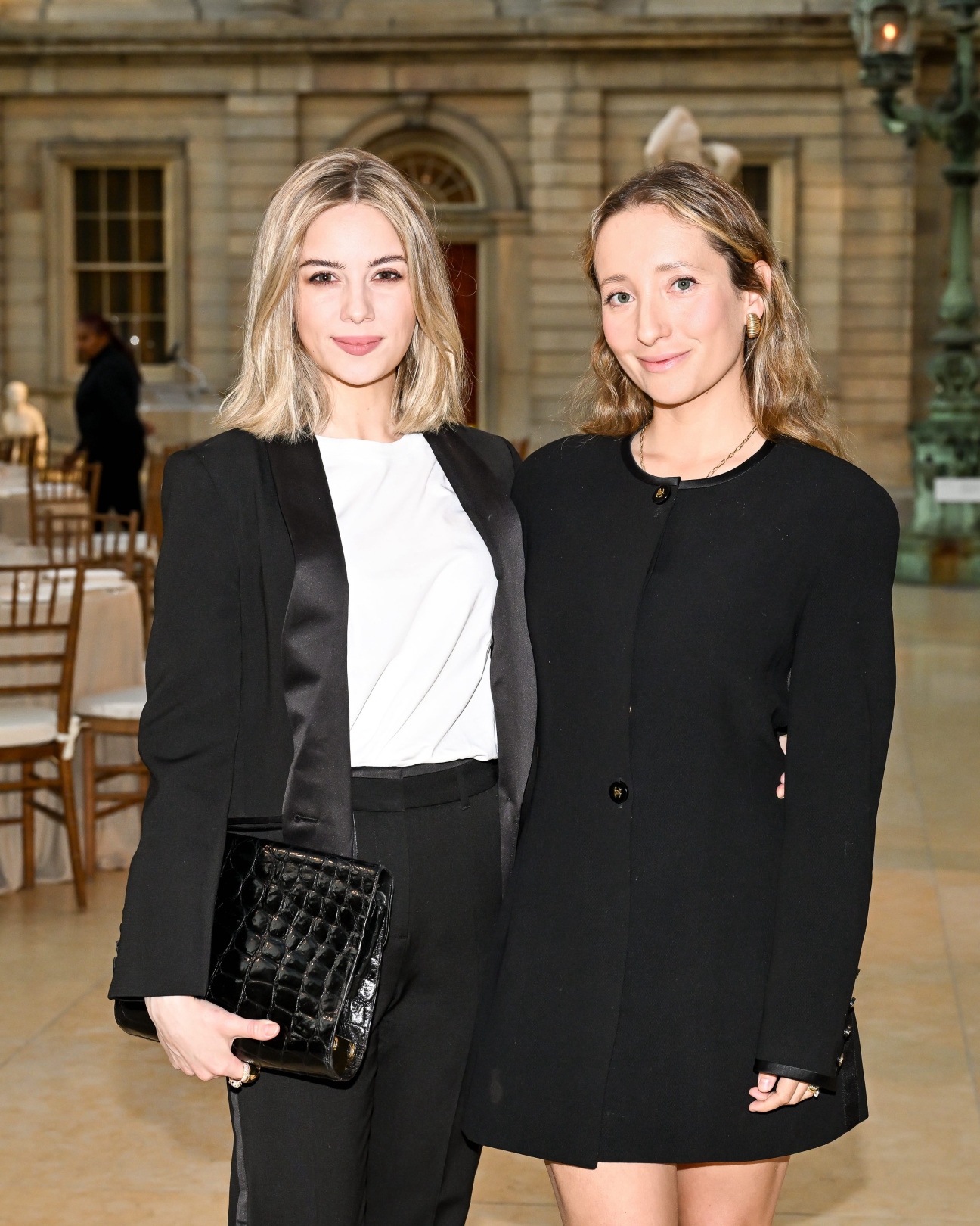 Anna-Weyant-Sophia-Cohen