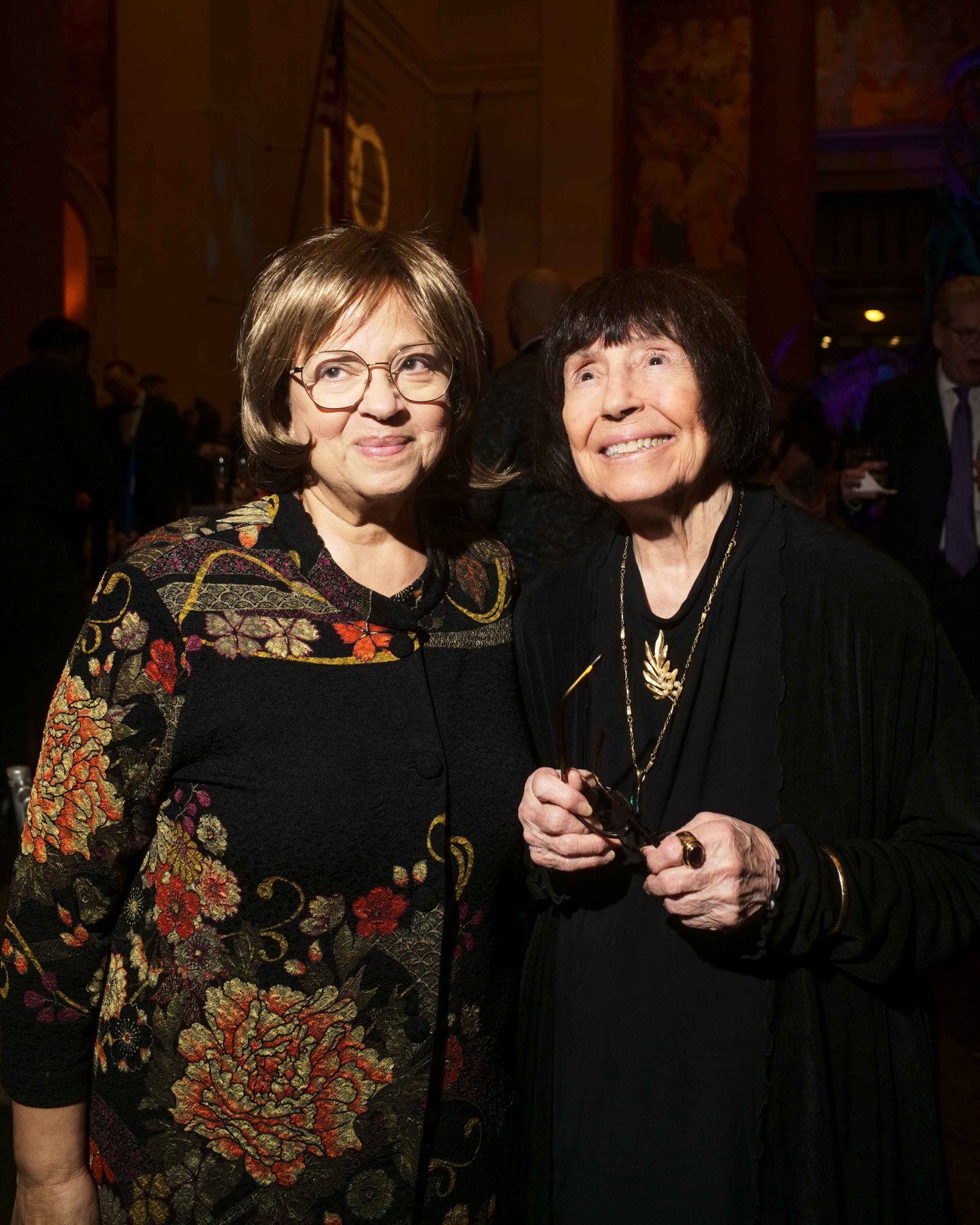 clara-salas-helen-sears