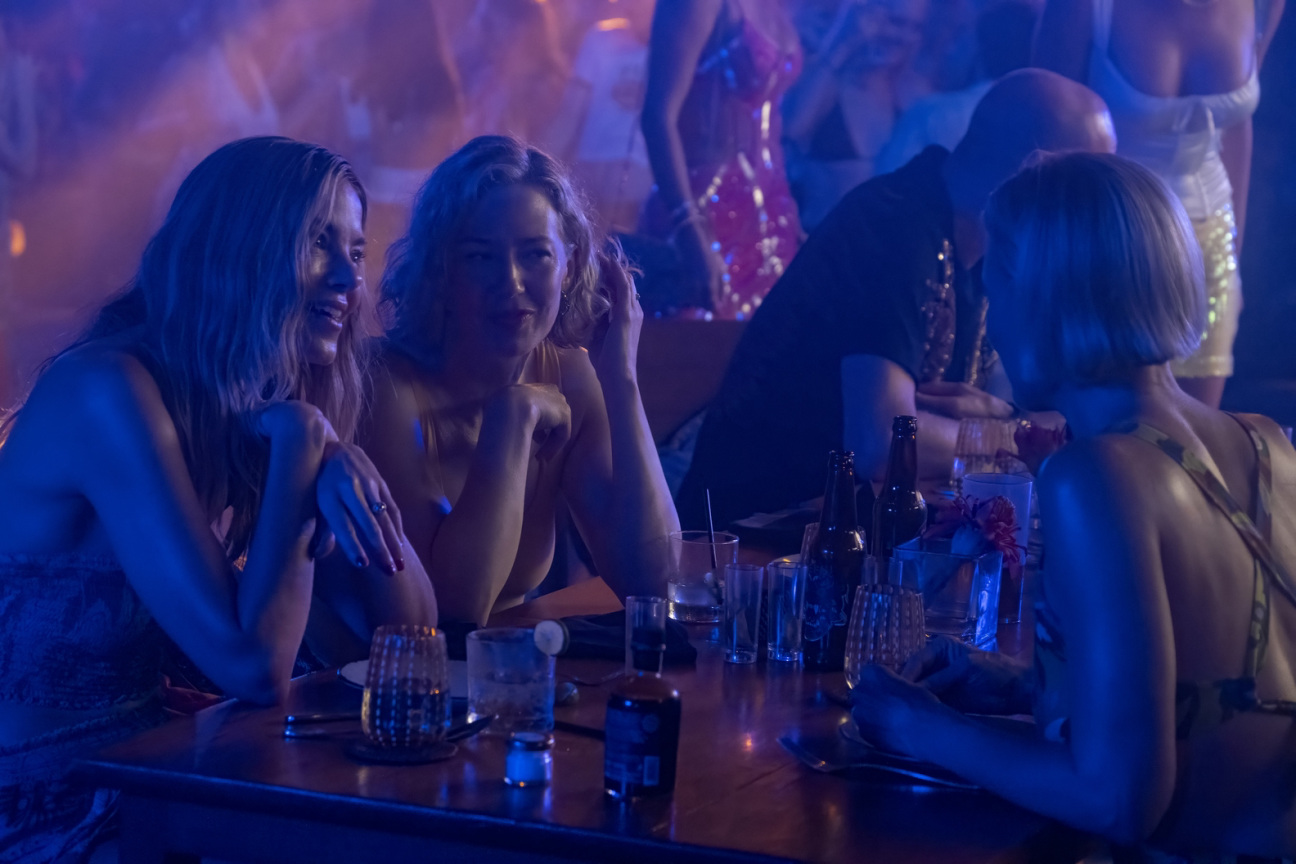 carrie-coon-white-lotus-scene