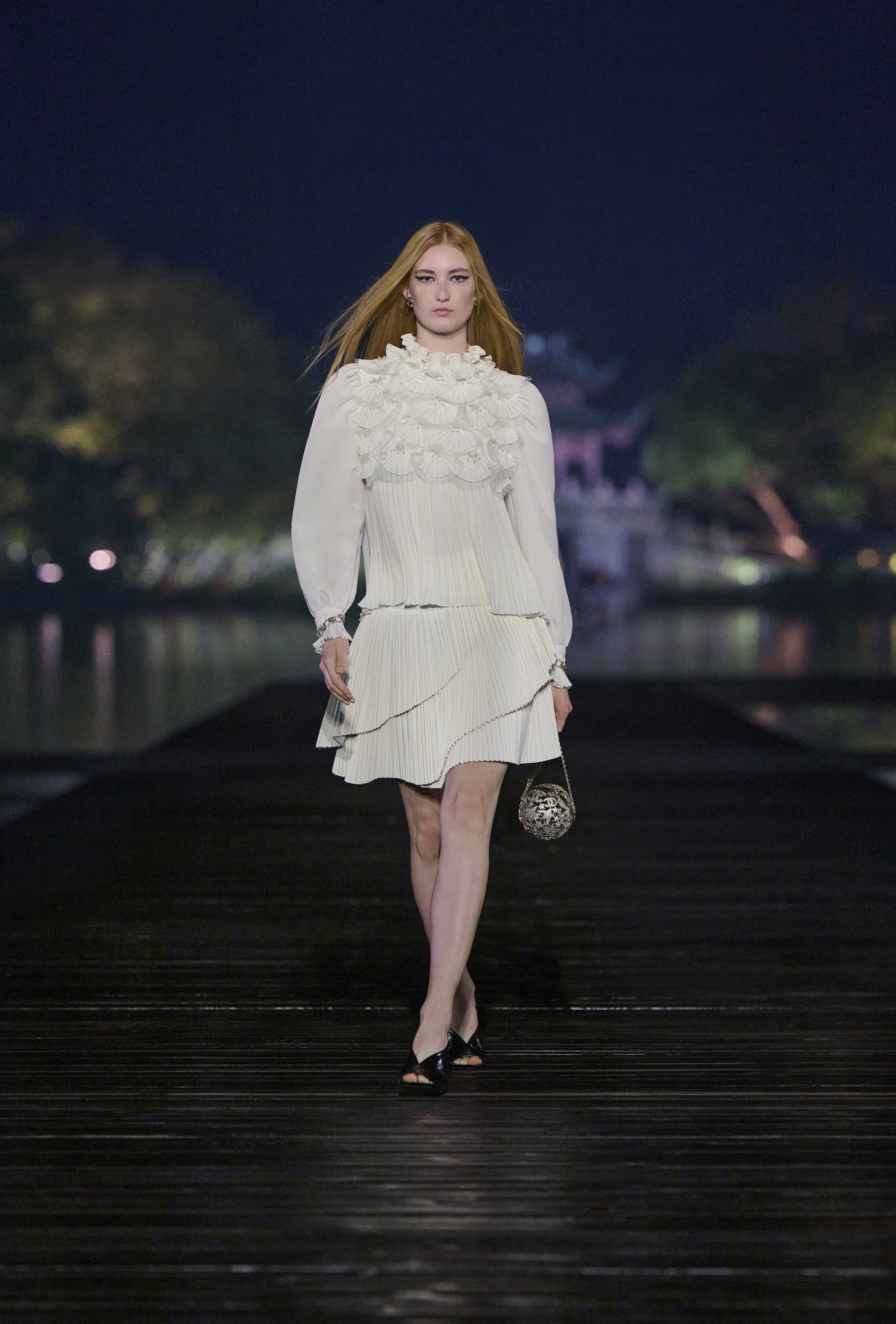 chanel-métiers-d’art-show-hangzhou-china-fashion