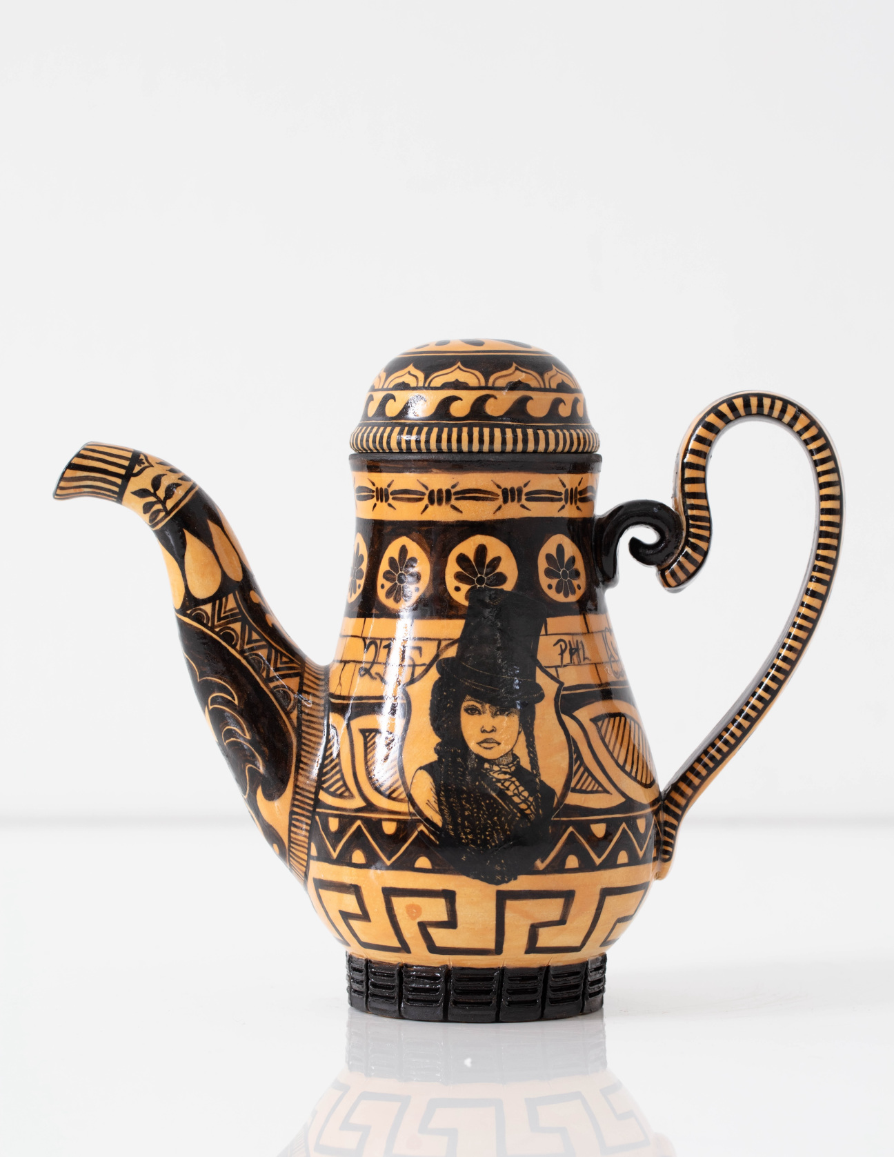 Robert-Lugo-vase-with-Erykah-Badu-figure