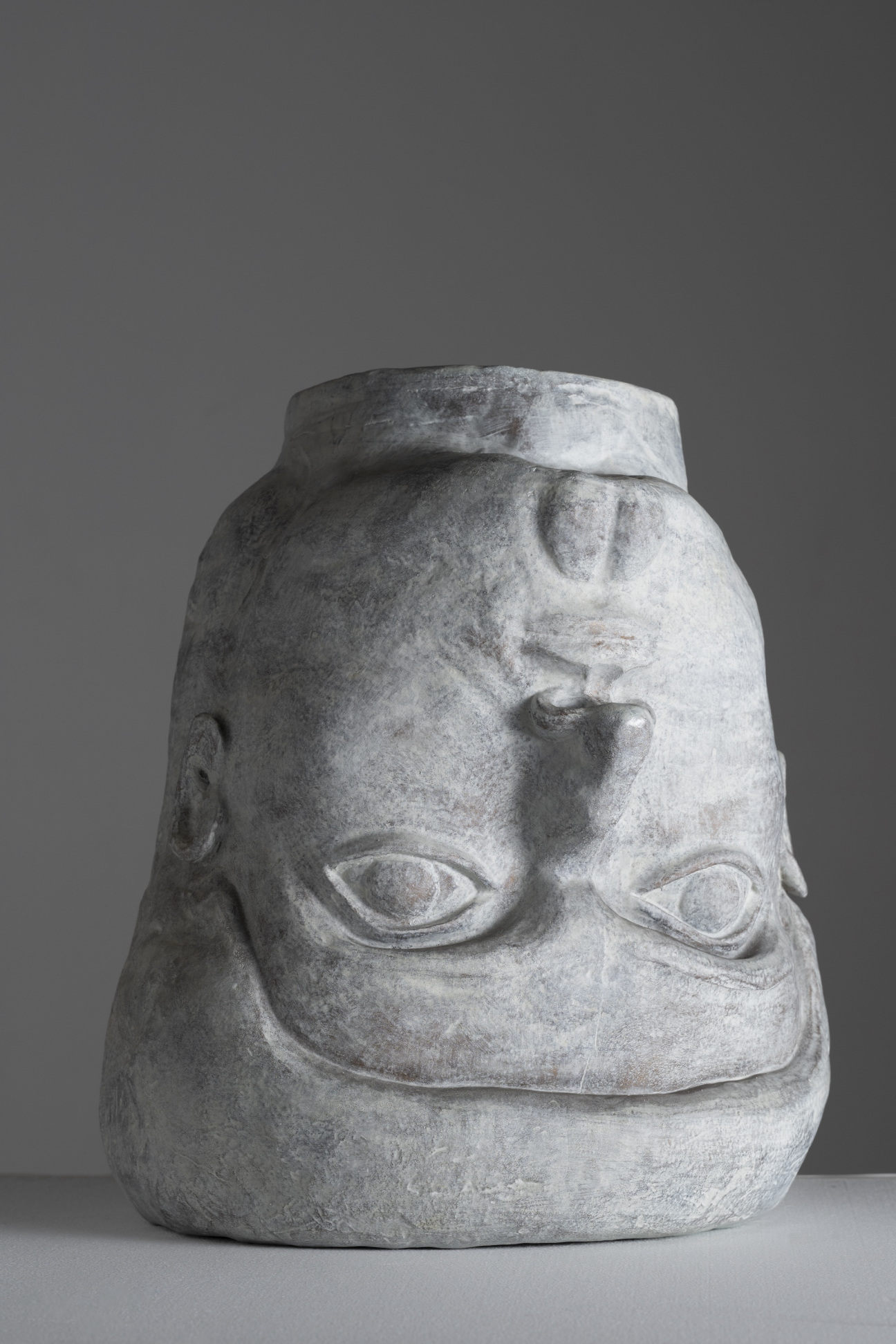 Carmen-D’Apollonio-upside-down-head-sculpture