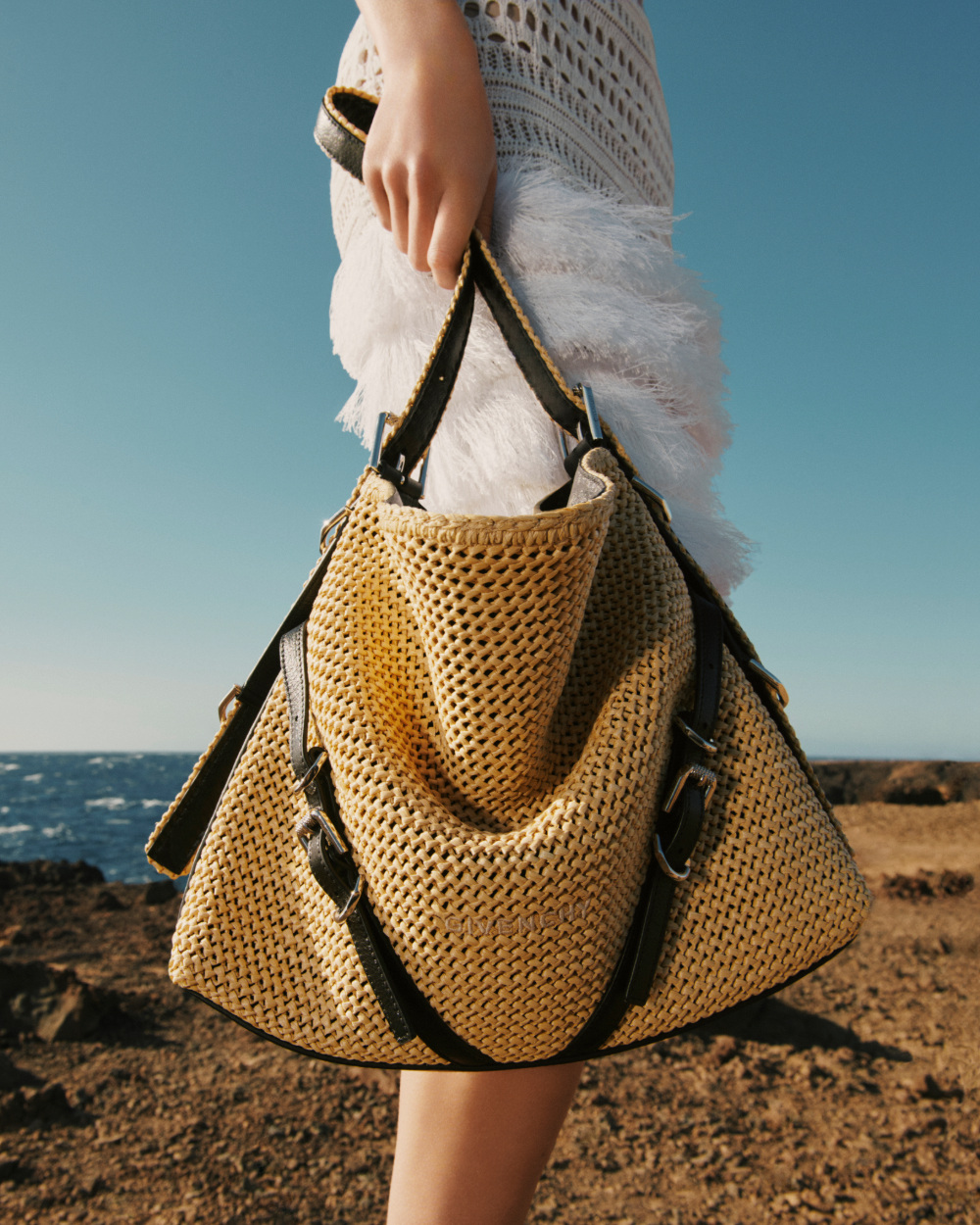 Crocheted bag with leather handles