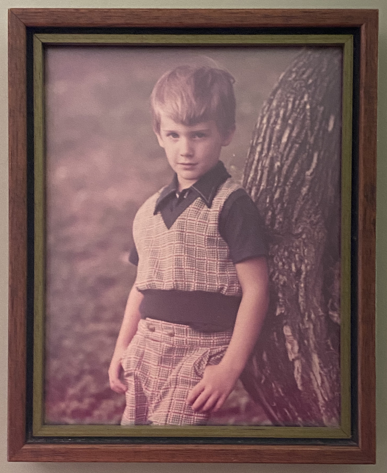 roe-ethridge-framed-portrait-of-me-by-dad