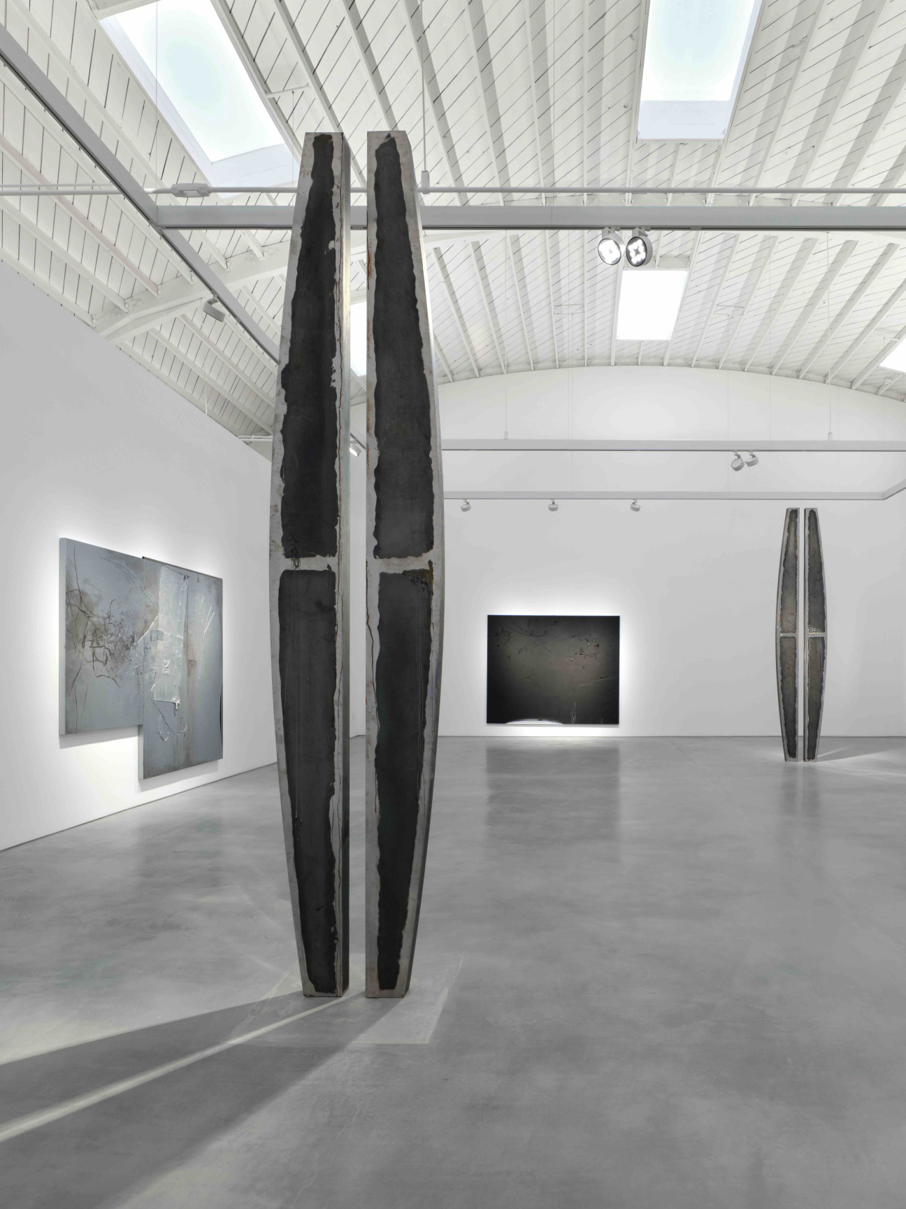 Gates-Sylvester_T1000_InstallationView13_CourtesyoftheartistandRobertsProjects,Los Angeles, California;Photo_PaulSalveson