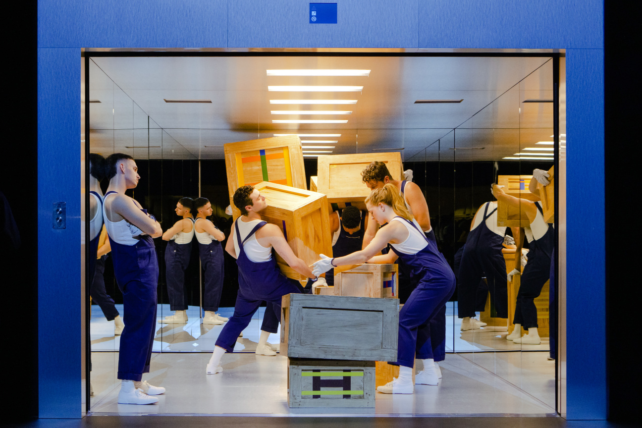 Hermes-Parade-Crates
