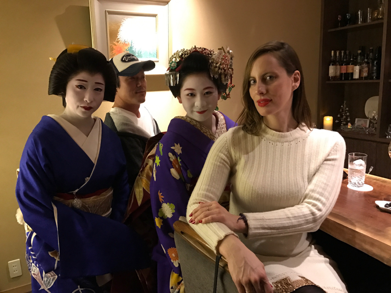 Artist-Liz-Goldwyn-with-Mame-Chizu
