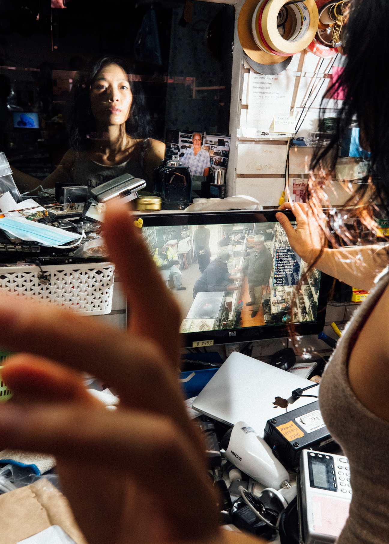 Mindy-Seu-reflection-in-computer