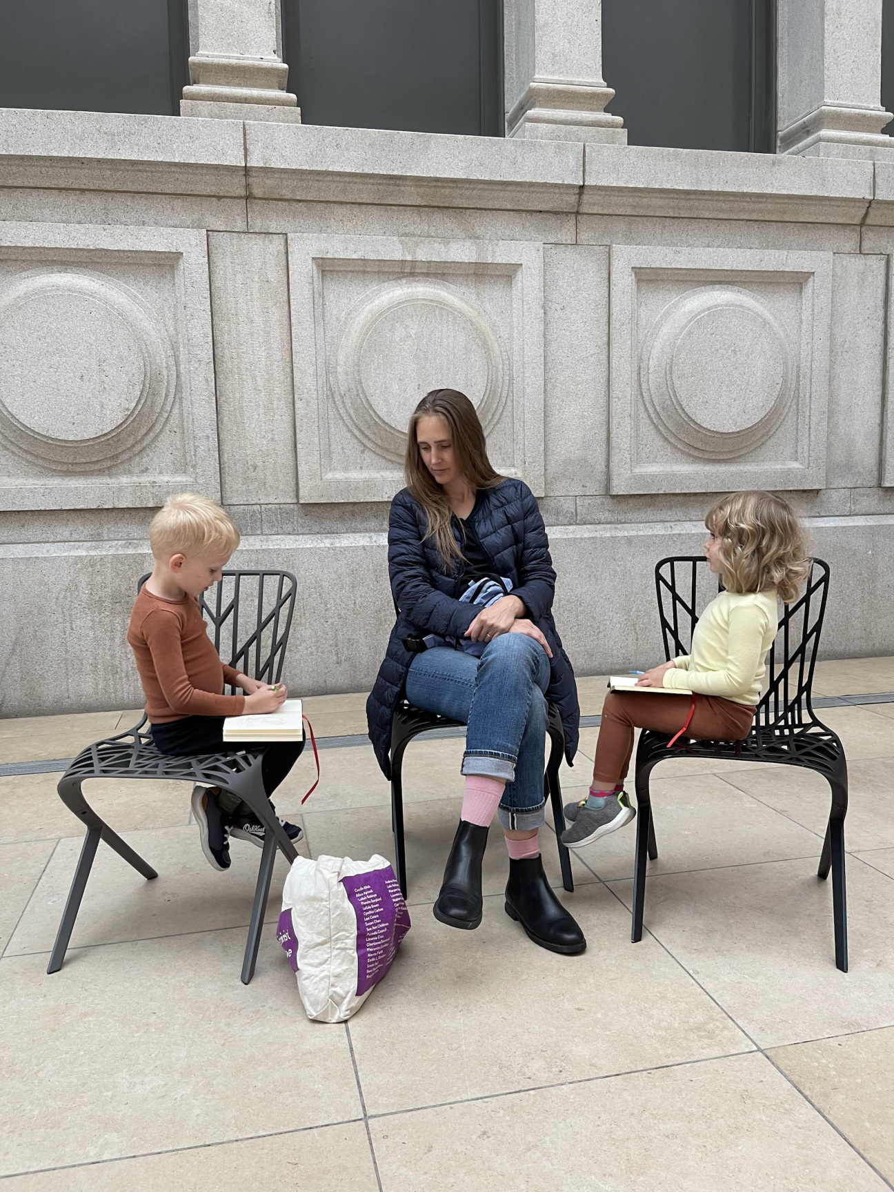 Loie-Hallowell-seated-with-kids