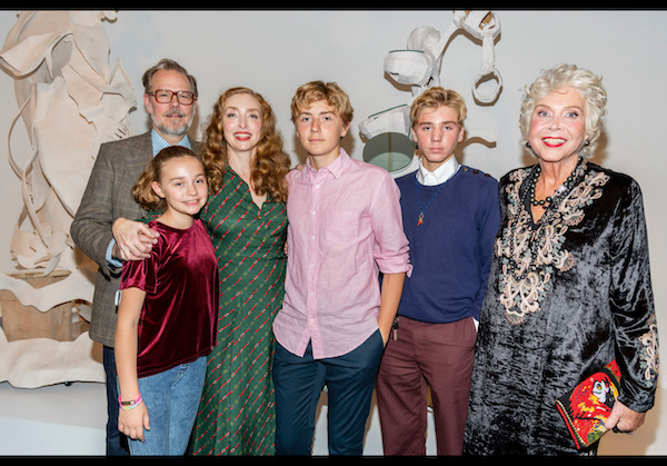 Rachel-Feinstein-family-portrait.