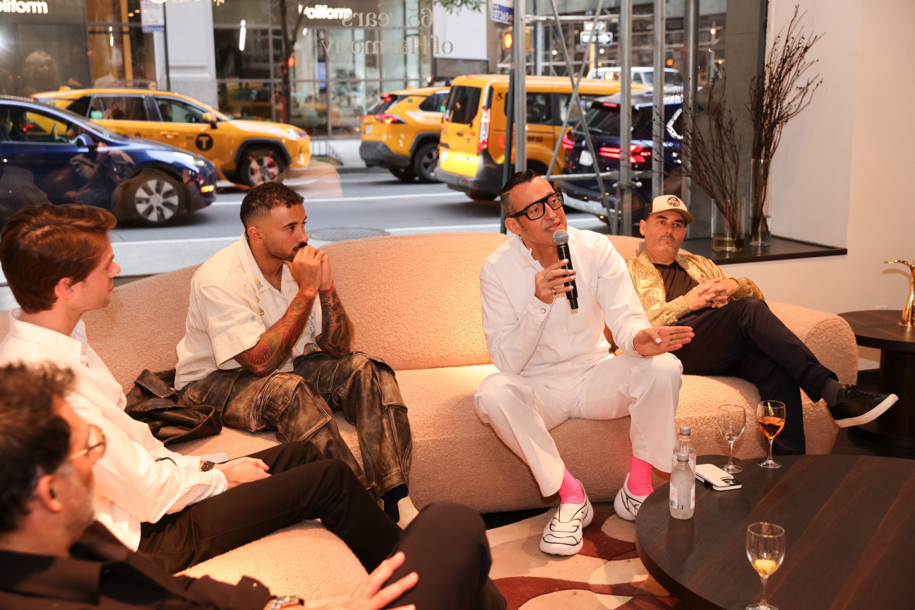 Karim-Rashid-Pj-Natuzzi-seated