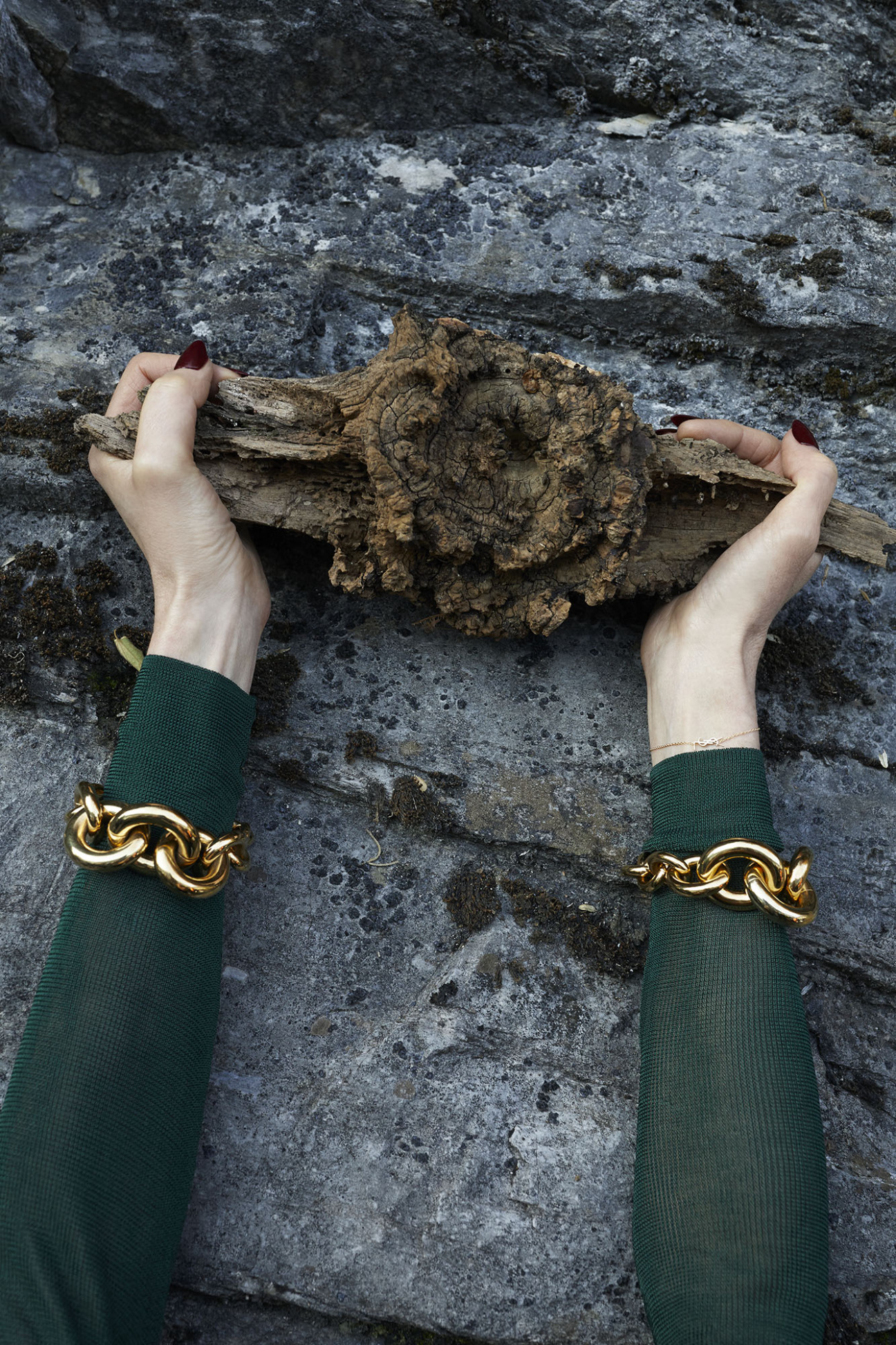 saint-laurent-gold-jewelry