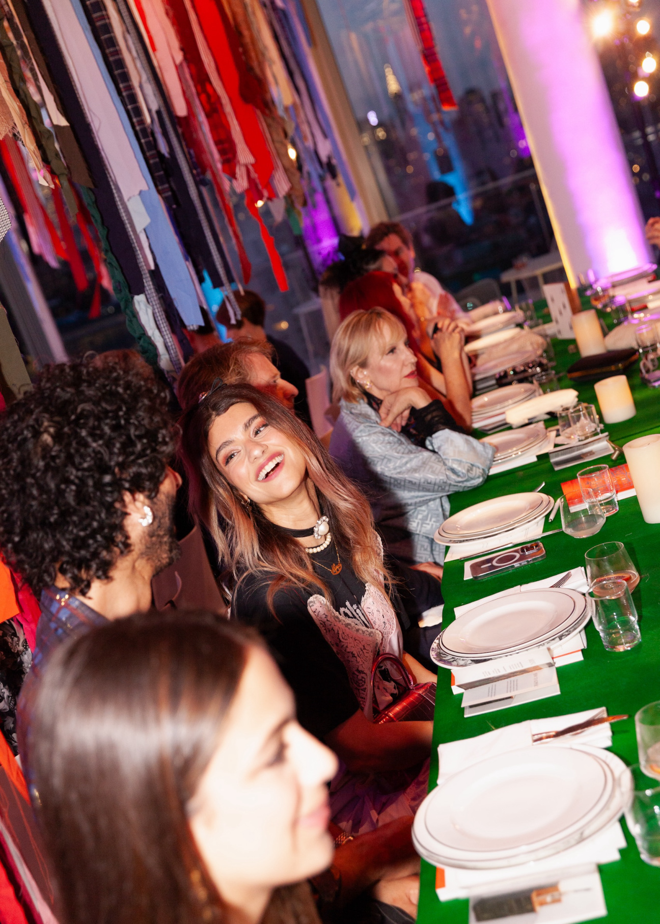 Sarabande-dinner-people-talking
