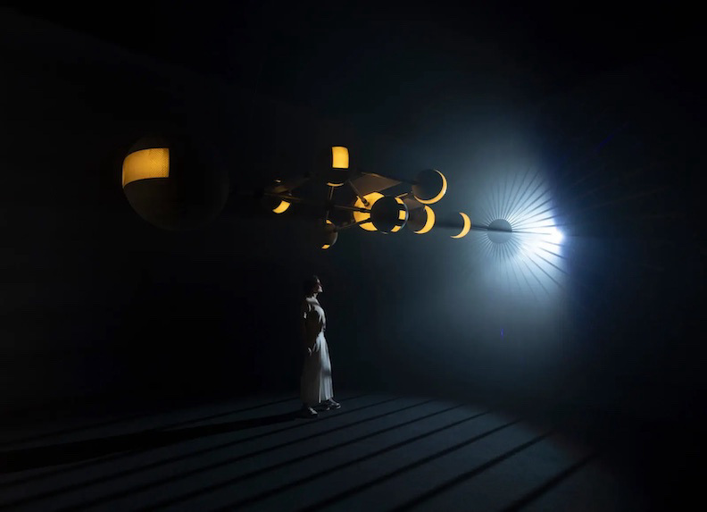 yael-bartana-light-to-the-nations-generation-ship-german-pavilion-la-biennale-di-venezia