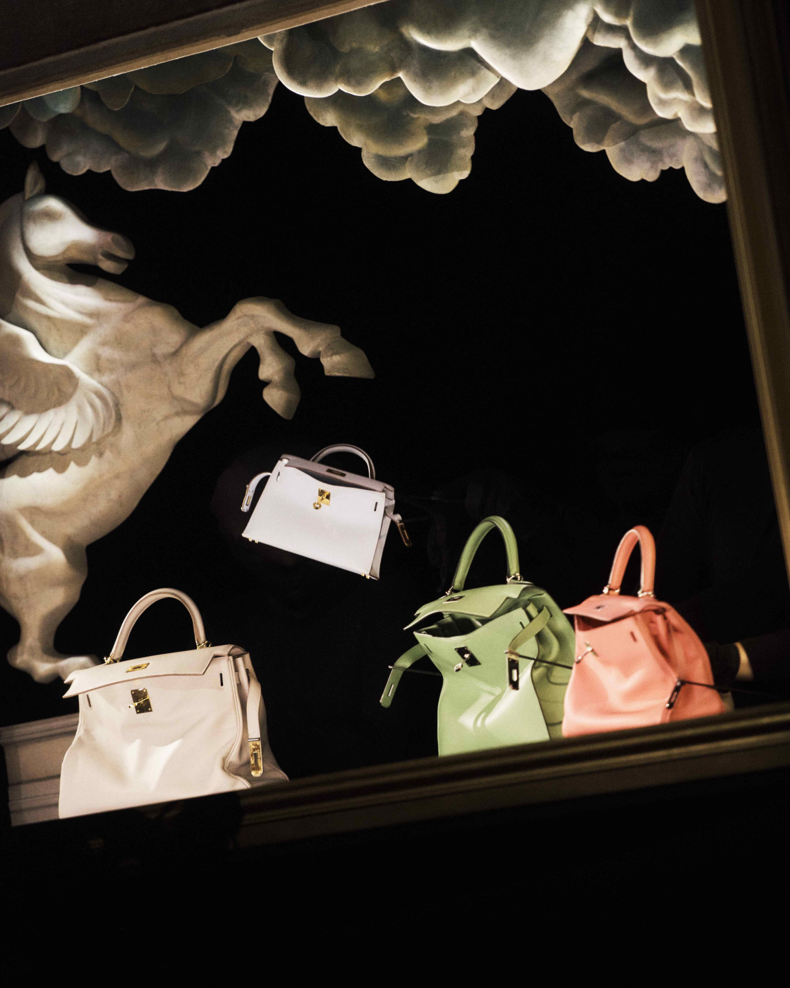 hermes-fashion-performance-on-the-wings-of-hermes