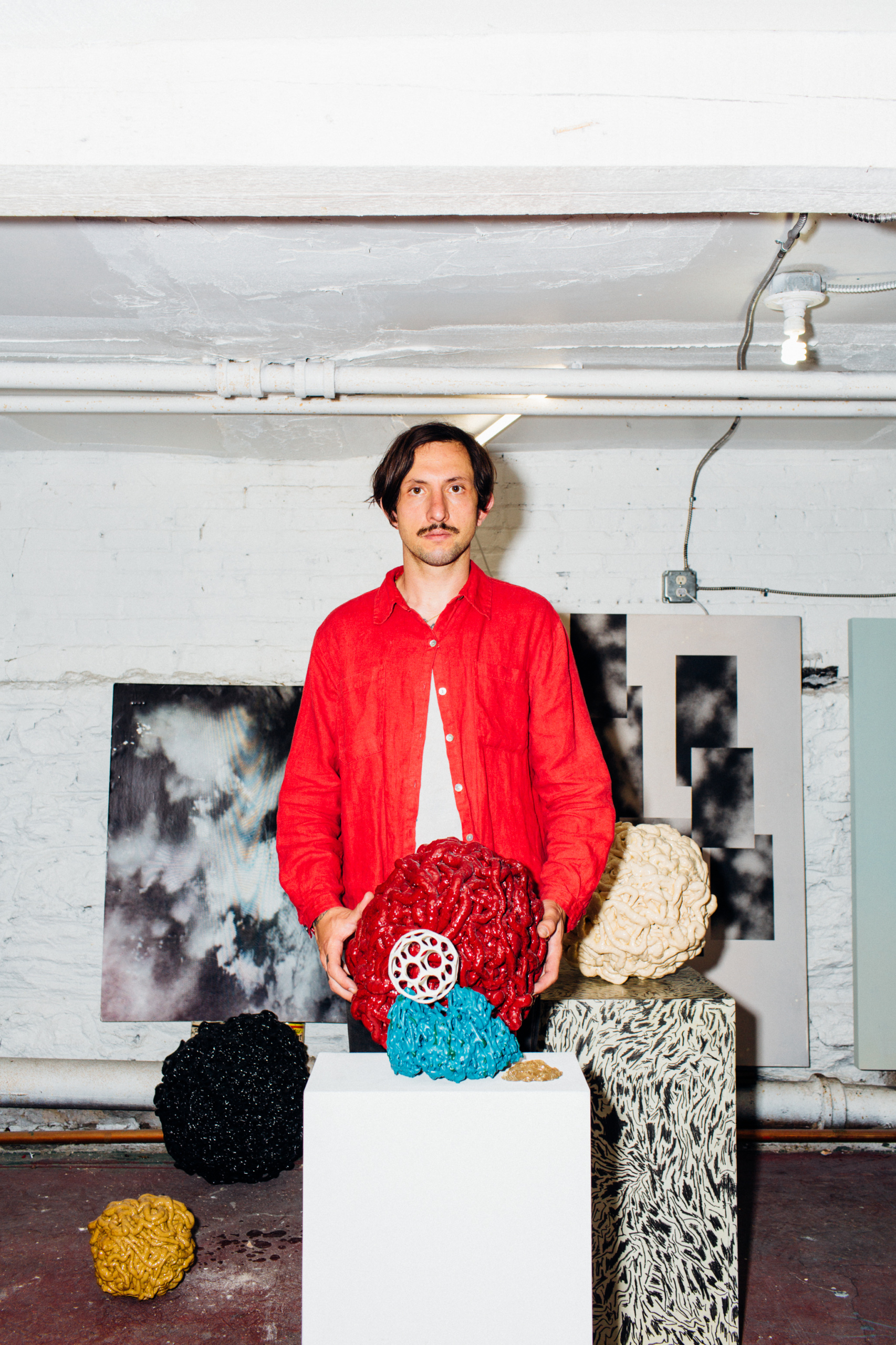 Francesco Igory Deiana in his studio (2020).