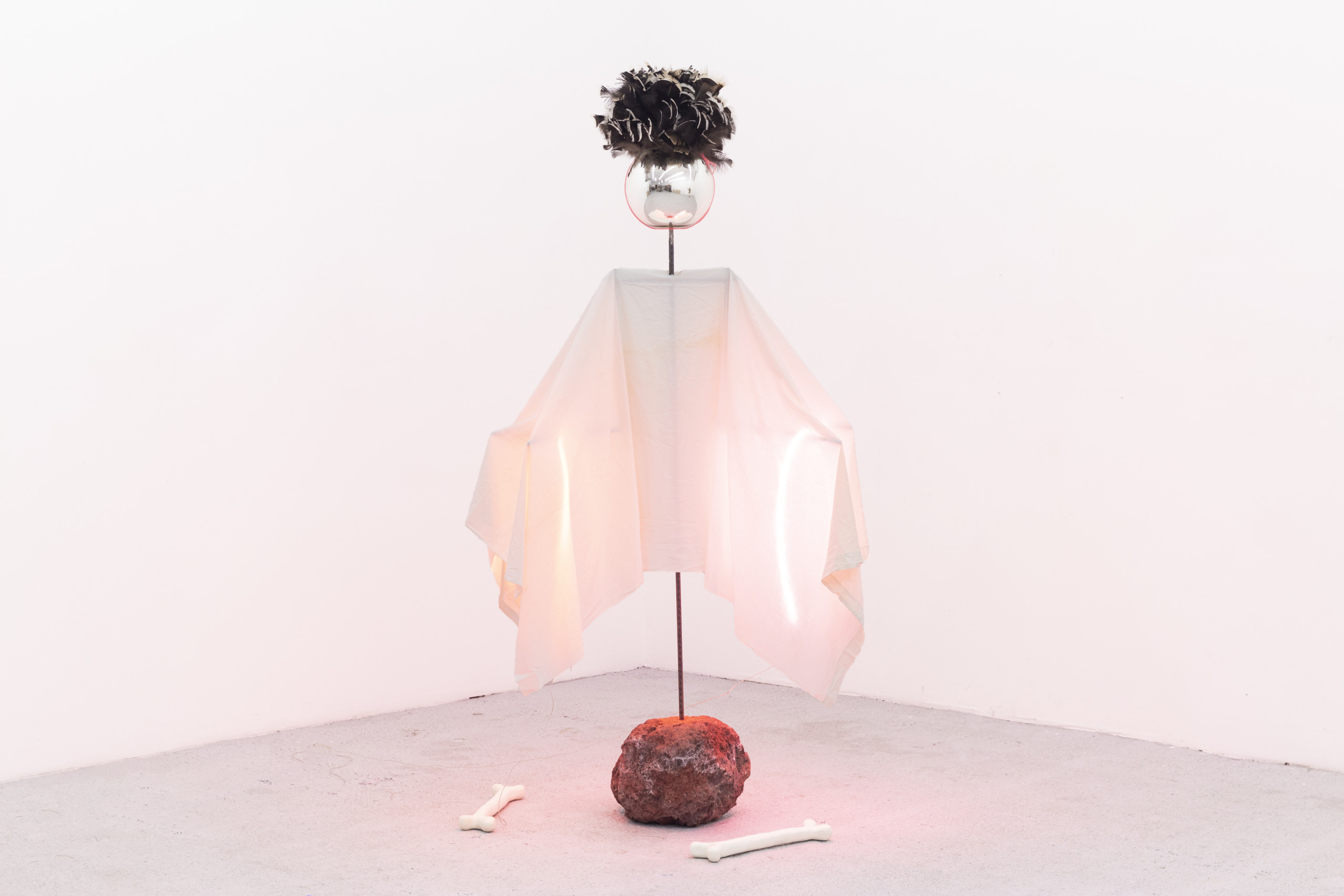 Gabriel Rico, Fish begin to stink by the head (mirror sphere), 2021. Photography by Diego G. Argüelles, courtesy of Gabriel Rico Estudio.
