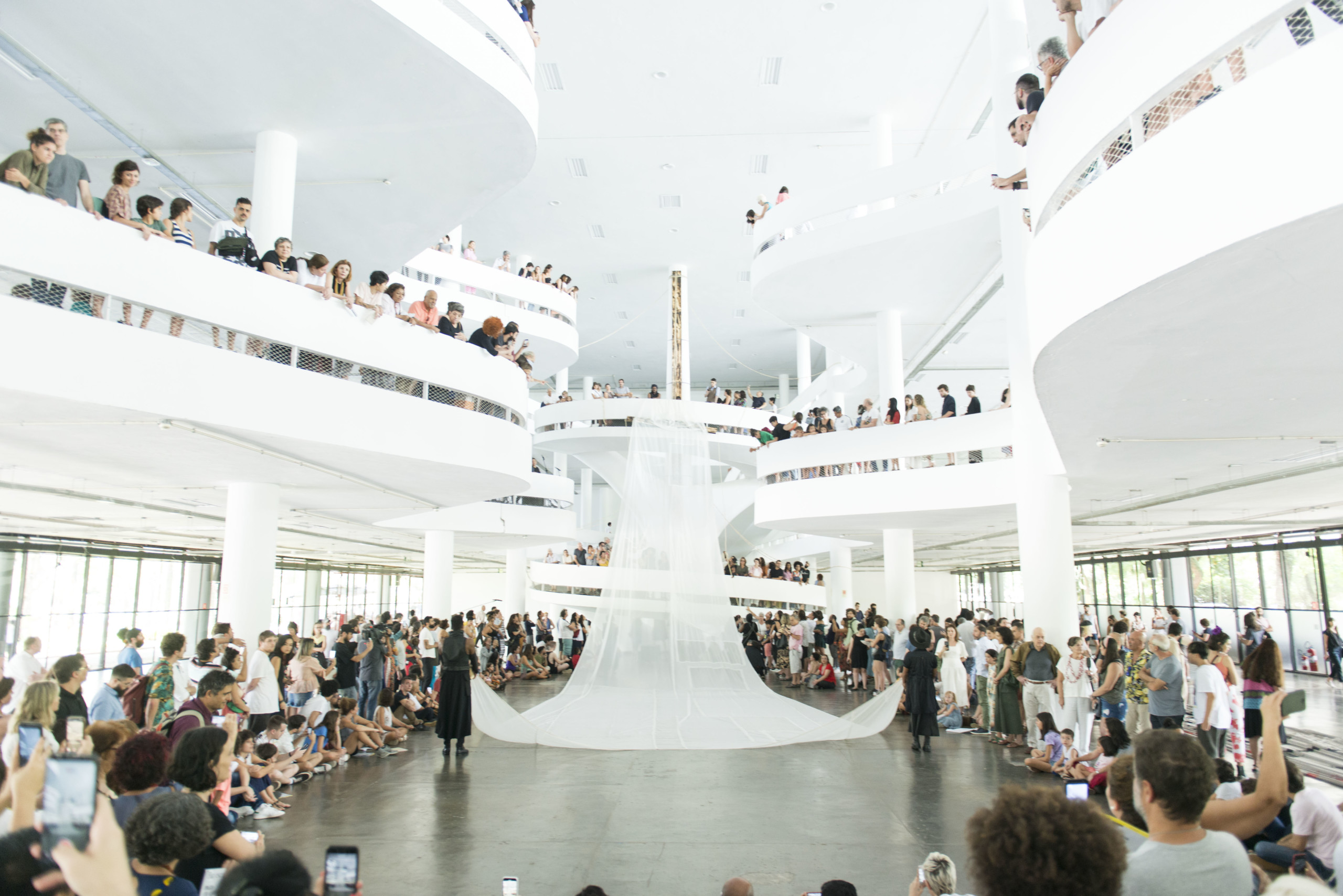 A Maze in Grace performance by Neo Muyanga with Legítima Defesa and Bianca Turner for the São Paulo Bienal. © Levi Fanan / Fundação Bienal de São Paulo.